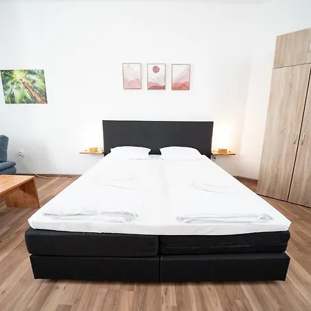 Zur Alten Stadtkellerei Otel 3*